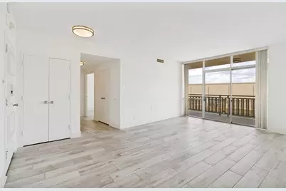6211 W Northwest Highway #1004, Dallas, TX 75225 - Photo 4