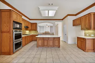 10901 Briar Brook Ln, Frisco, TX 75033 - Photo 8