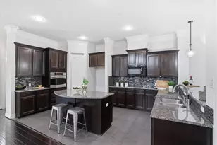 655 Rockingham Dr, Irving, TX 75063 - Photo 10
