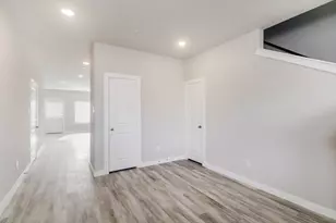 332 Niki Dr, Lewisville, TX 75057 - Photo 2