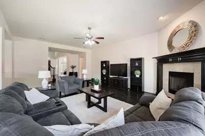 712 Lathrop Street, Lantana, TX 76226 - Photo 8