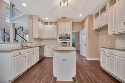 8704 Stonecrest Drive, Irving, TX 75063 - Photo 8
