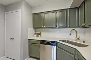 15151 Berry Trail, Dallas, TX 75248 - Photo 6
