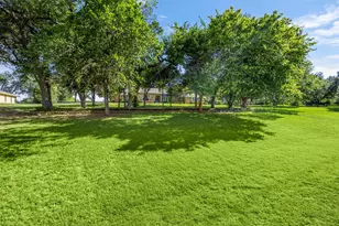 110 Cedar Dr, Oak Leaf, TX 75154 - Photo 2