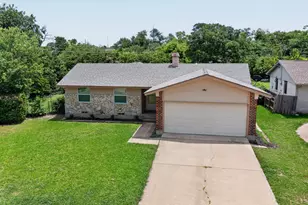 2124 Stonehenge Dr, Garland, TX 75041 - Photo 2