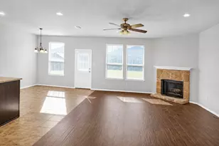 5836 Mirror Ridge Dr, Fort Worth, TX 76179 - Photo 2