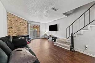 2157 Aspen Dr, Dallas, TX 75227 - Photo 2