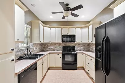 256 Sailfish Drive, Mabank, TX 75156 - Photo 4