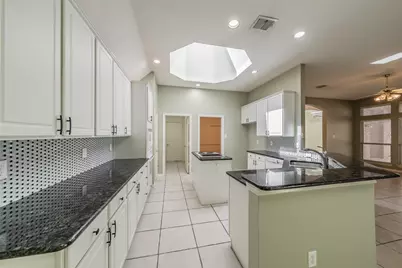 203 Arbor Park Drive, Euless, TX 76039 - Photo 16