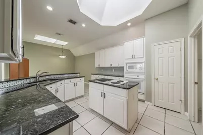 203 Arbor Park Drive, Euless, TX 76039 - Photo 18