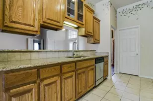 1708 Rockview Dr, Granbury, TX 76049 - Photo 10