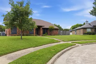 605 Buttercup Cir, Garland, TX 75040 - Photo 36