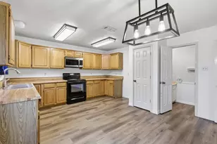 605 Buttercup Cir, Garland, TX 75040 - Photo 14