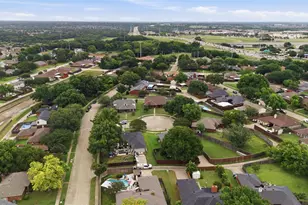 605 Buttercup Cir, Garland, TX 75040 - Photo 6