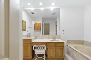605 Buttercup Cir, Garland, TX 75040 - Photo 24