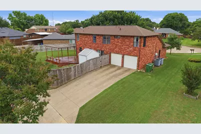 605 Buttercup Circle, Garland, TX 75040 - Photo 4