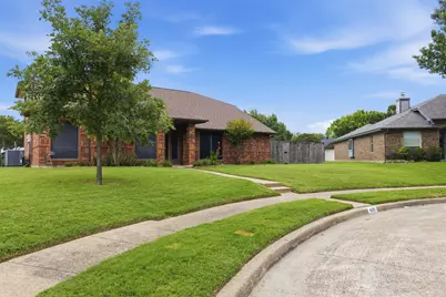 605 Buttercup Circle, Garland, TX 75040 - Photo 8