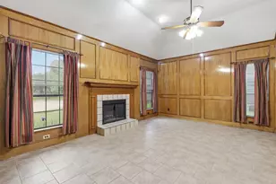 605 Buttercup Cir, Garland, TX 75040 - Photo 8