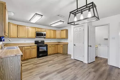605 Buttercup Circle, Garland, TX 75040 - Photo 14