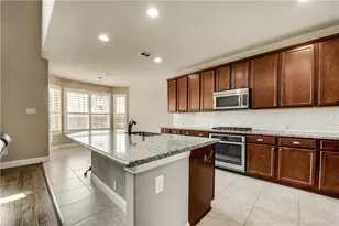 1025 Spring Falls Dr, McKinney, TX 75071 - Photo 8