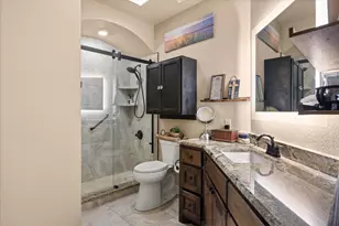 401 E Pearl St, Granbury, TX 76048 - Photo 4
