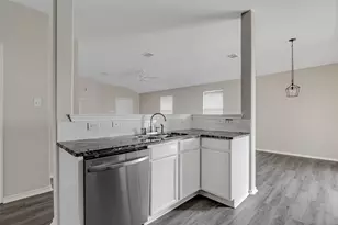 596 Creekbend St, Crowley, TX 76036 - Photo 18