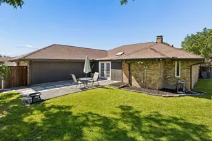 1405 Sun Valley Dr, Garland, TX 75043 - Photo 2