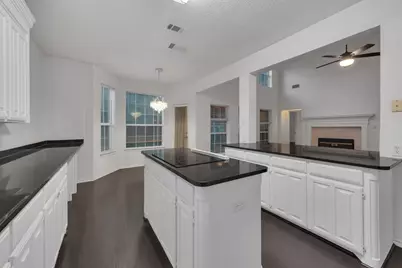 2119 Twin Elms Drive, Arlington, TX 76012 - Photo 12