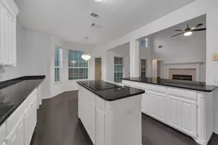 2119 Twin Elms Dr, Arlington, TX 76012 - Photo 12