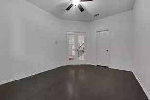 2119 Twin Elms Dr, Arlington, TX 76012 - Photo 10