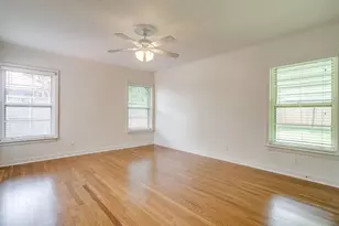 2812 Ryan Pl Dr, Fort Worth, TX 76110 - Photo 16