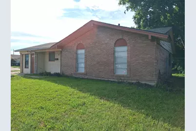 3205 Pacesetter Drive, Dallas, TX 75241 - Photo 2