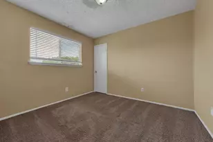 830 Frances Dr, Grand Prairie, TX 75052 - Photo 22