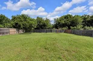 830 Frances Dr, Grand Prairie, TX 75052 - Photo 26