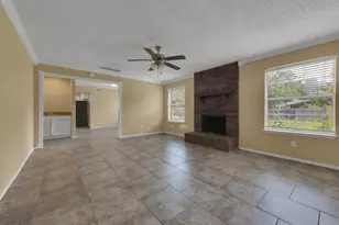 830 Frances Dr, Grand Prairie, TX 75052 - Photo 14