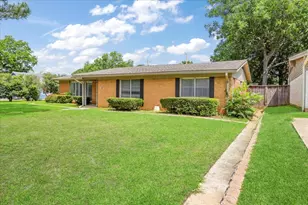 429 W Lamberth Rd, Sherman, TX 75092 - Photo 1