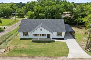 108 S Manson St, Wolfe City, TX 75496 - Photo 20