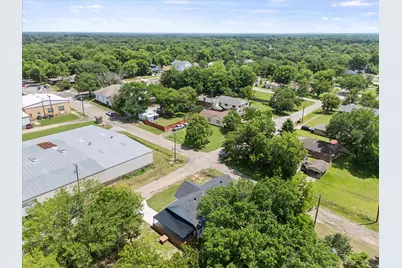 108 S Manson Street, Wolfe City, TX 75496 - Photo 22