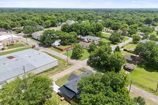 108 S Manson St, Wolfe City, TX 75496 - Photo 22