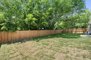 108 S Manson St, Wolfe City, TX 75496 - Photo 20