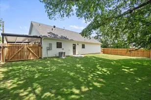 108 S Manson St, Wolfe City, TX 75496 - Photo 20
