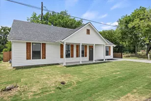 108 S Manson St, Wolfe City, TX 75496 - Photo 2