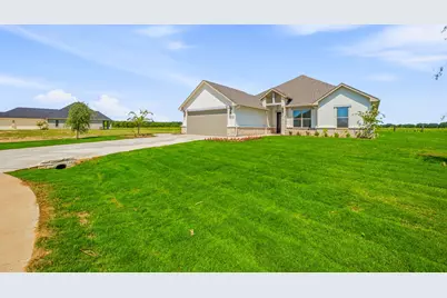 102 Eagle Court, Glen Rose, TX 76077 - Photo 4