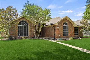 2329 Penrose Dr, Mesquite, TX 75150 - Photo 2
