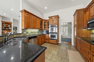 230 Hali Brooke Dr, China Spring, TX 76633 - Photo 8