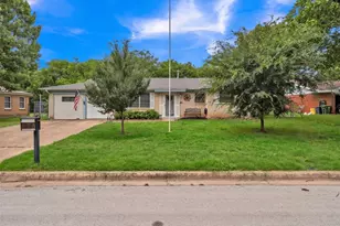 19 Page St, Hurst, TX 76053 - Photo 2