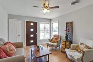 801 Pecan St, Sanger, TX 76266 - Photo 1