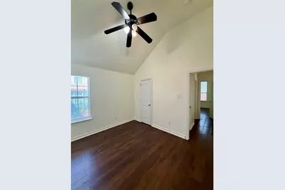 555 Southridge Way, Irving, TX 75063 - Photo 18