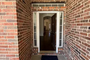 555 Southridge Way, Irving, TX 75063 - Photo 8