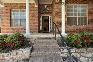 555 Southridge Way, Irving, TX 75063 - Photo 6